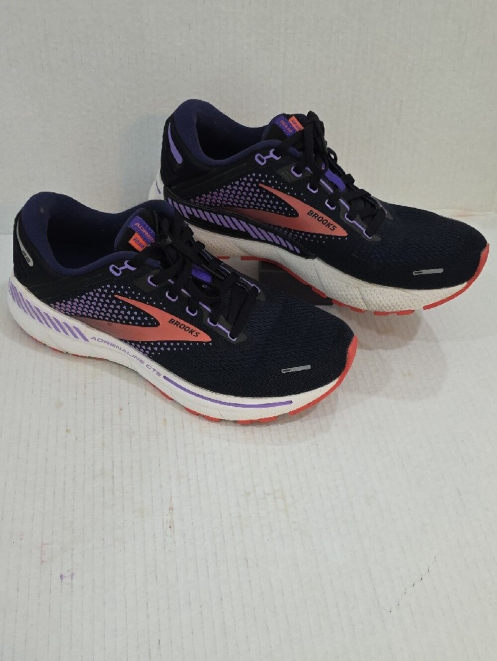 Brooks Adrenaline GTS 22 Womens Shoes - Navy with Coral & Purple Size 10 - Picture 2 of 11